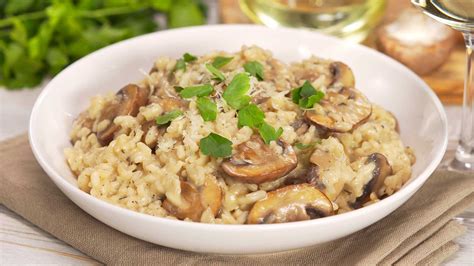 Вкуснейший ризотто с грибами и зеленью 