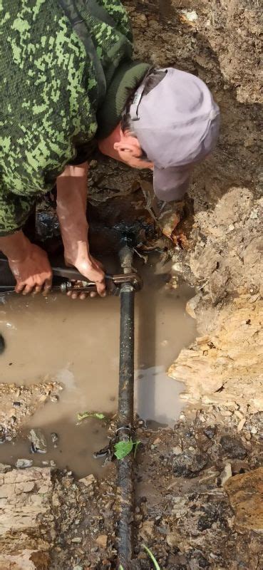 Отверстие как источник утечки воды